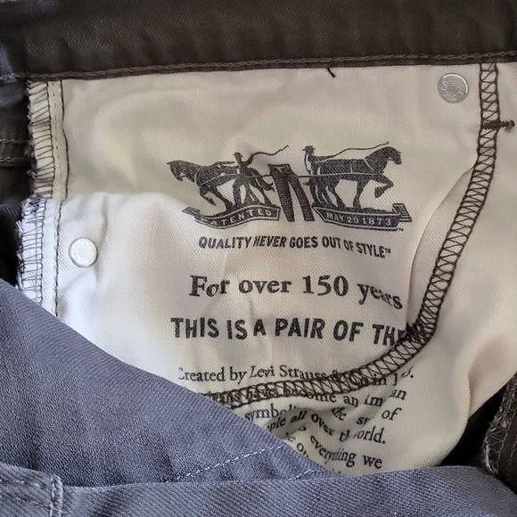 Levi’s 505 Medium Gray Denim Jeans - 32"W x 29"L - Picture 4 of 5